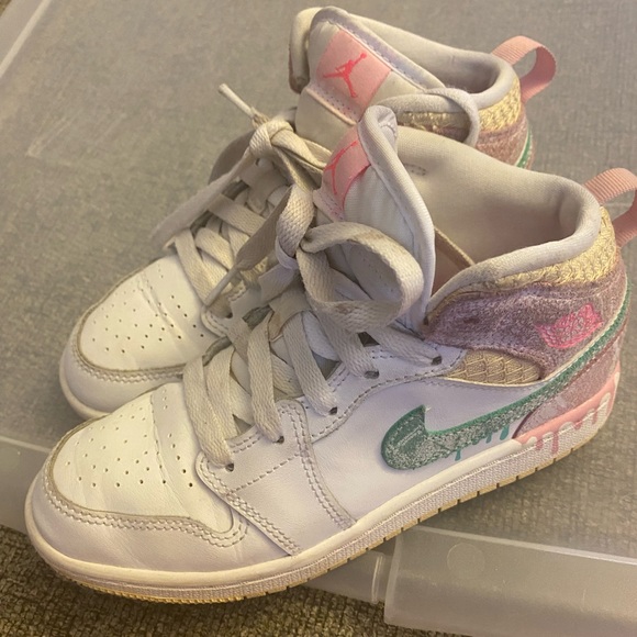 Nike girls Jordan’s - Picture 1 of 5
